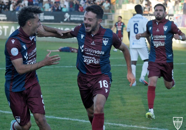 Manchón e Iker, celebrando un gol