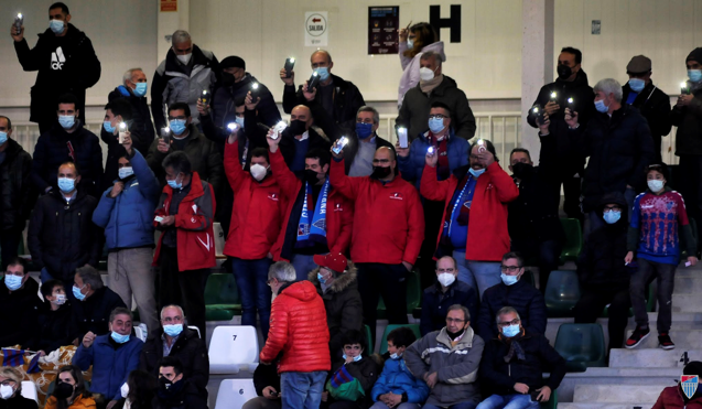 Iniciativa de la afición pidiendo una mejor iluminación del estadio durante aquel partido